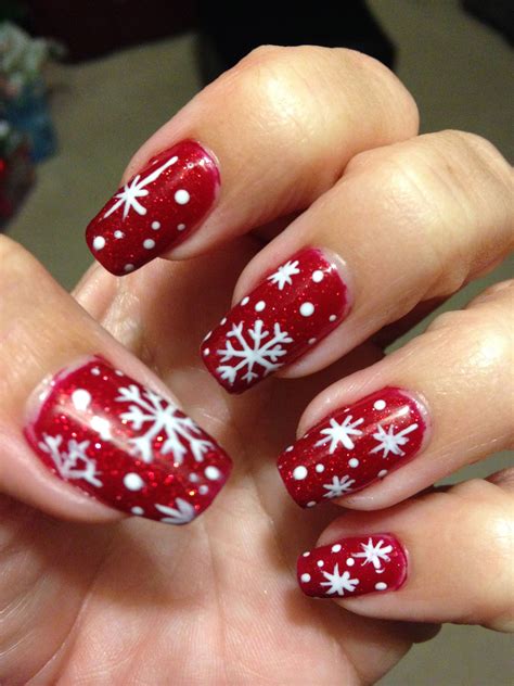 snowflake designs on nails